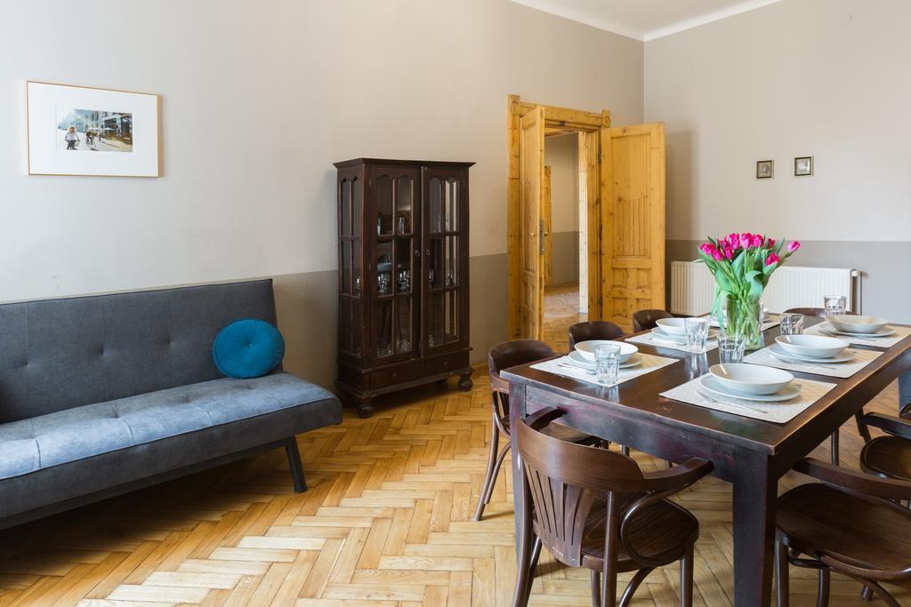 Antique Apartments Plac Szczepanski Krakow Exterior photo